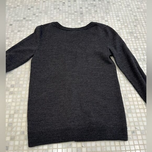 Gap Women’s Wool Dark Gray Fitted Long Sleeve V Neck Sweater - Picture 8 of 12